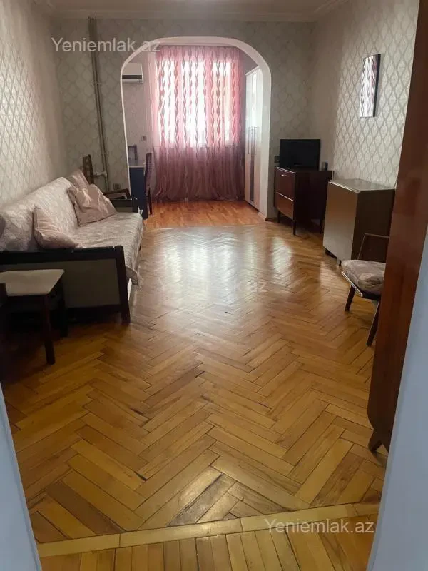 Satılır 2 otaqlı köhnə tikili 60 m²