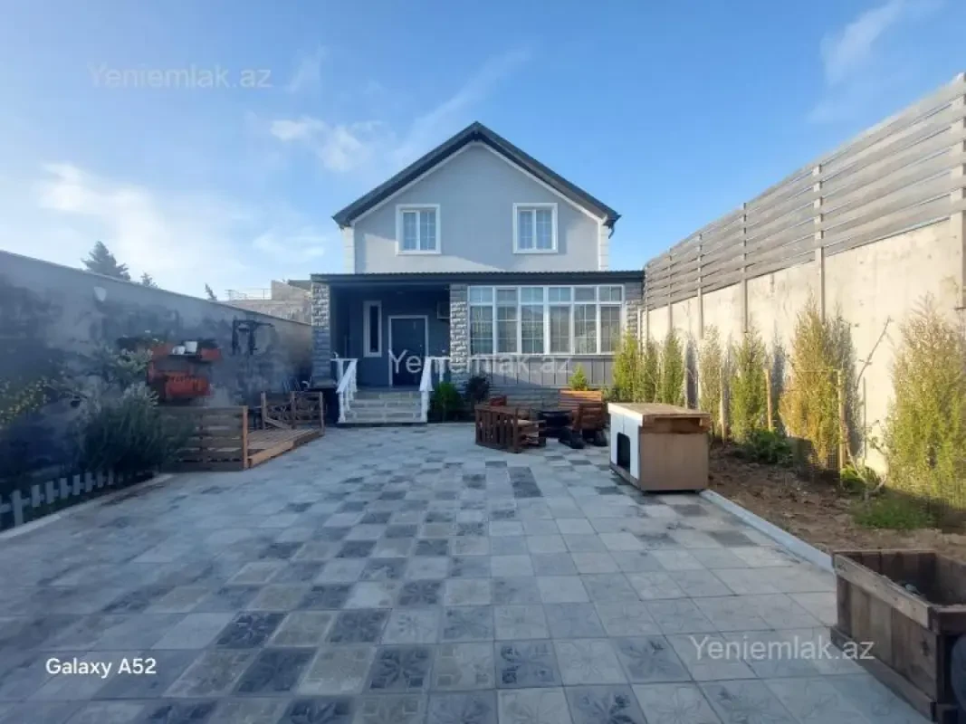 Satılır 4 otaqlı həyət evi 200 m²