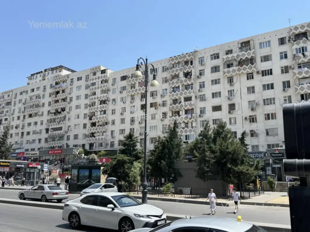 Satılır 2 otaqlı köhnə tikili 65 m²