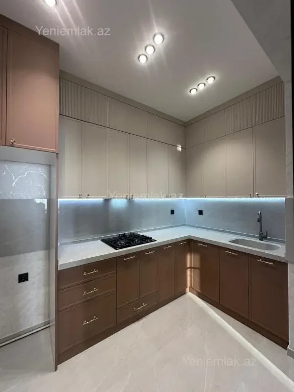 Satılır 3 otaqlı yeni tikili 80 m²