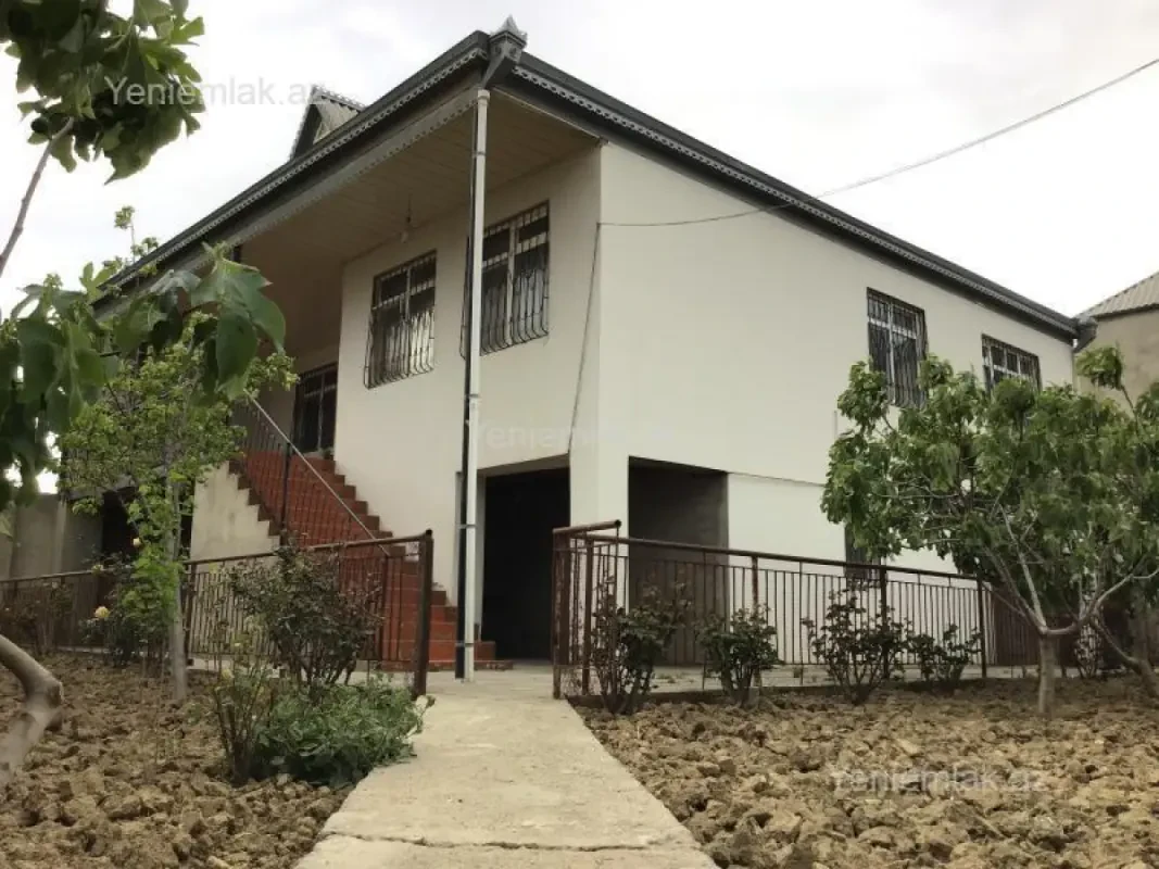 Satılır 7 otaqlı həyət evi 180 m²