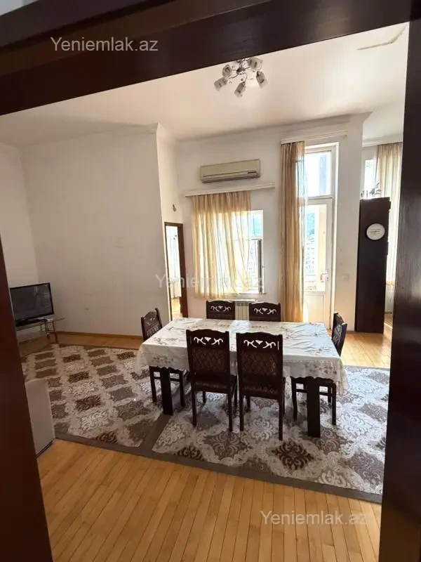 Satılır 4 otaqlı yeni tikili 120 m²