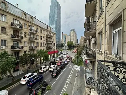Satılır 3 otaqlı köhnə tikili 80 m² — Bakı, Xətai 3 otaq 80.00 m²