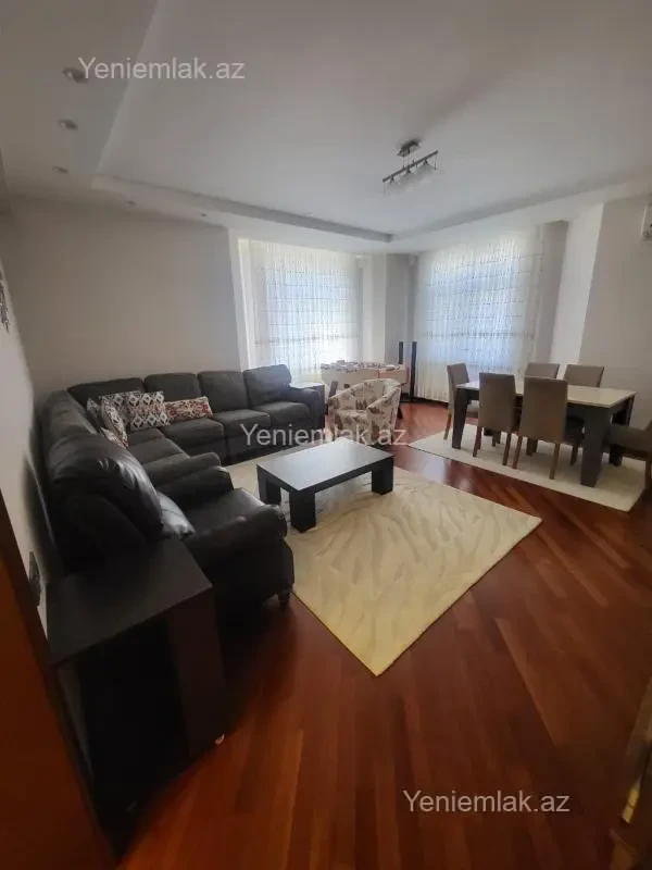 Satılır 3 otaqlı yeni tikili 130 m²