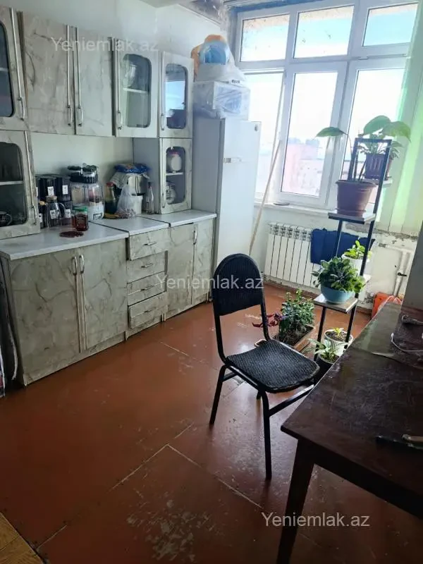 Satılır 3 otaqlı köhnə tikili 72 m²