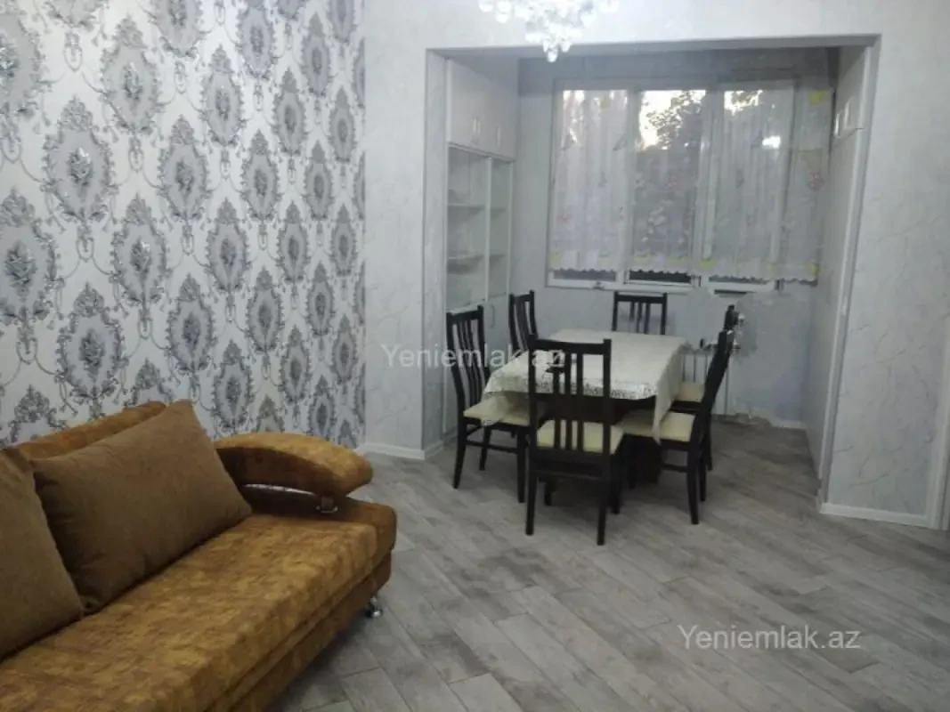 Satılır 2 otaqlı köhnə tikili 60 m²