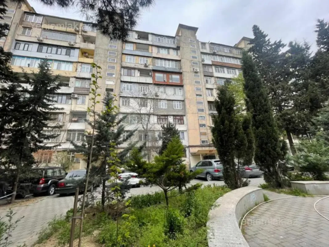 Satılır 2 otaqlı köhnə tikili 65 m²