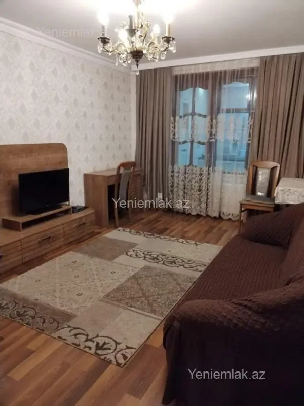 Satılır 3 otaqlı köhnə tikili 90 m²
