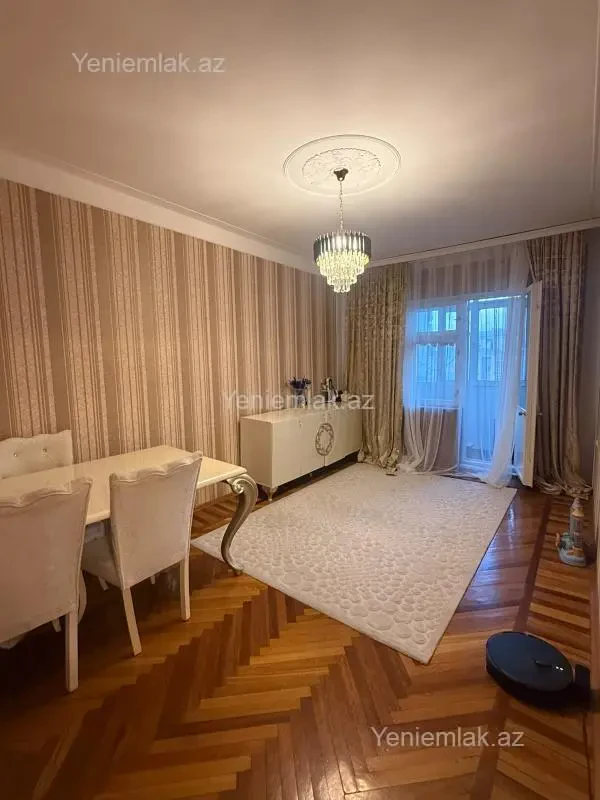 Satılır 3 otaqlı köhnə tikili 80 m²