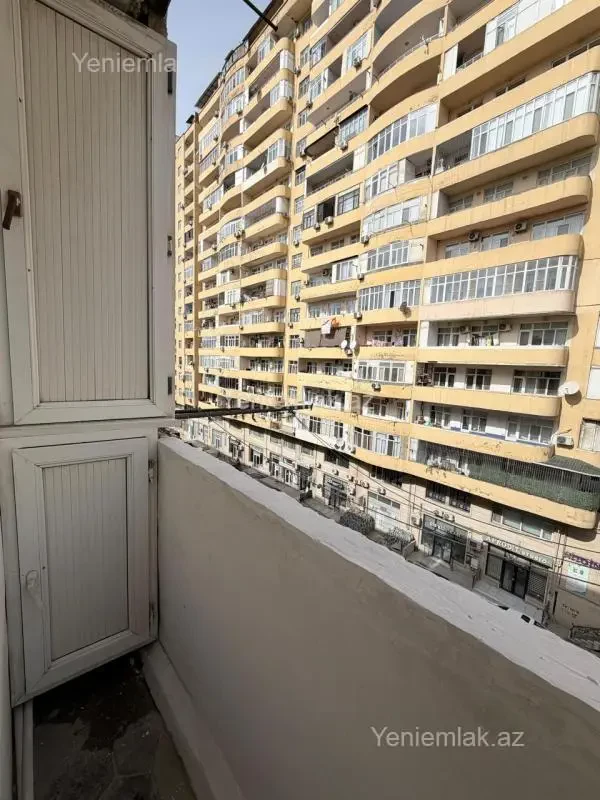 Satılır 2 otaqlı köhnə tikili 60 m²