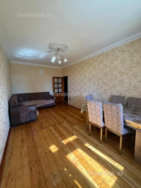 Satılır 3 otaqlı köhnə tikili 60 m²