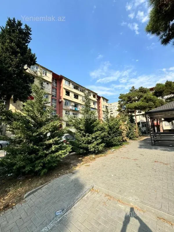 Satılır 2 otaqlı köhnə tikili 60 m²