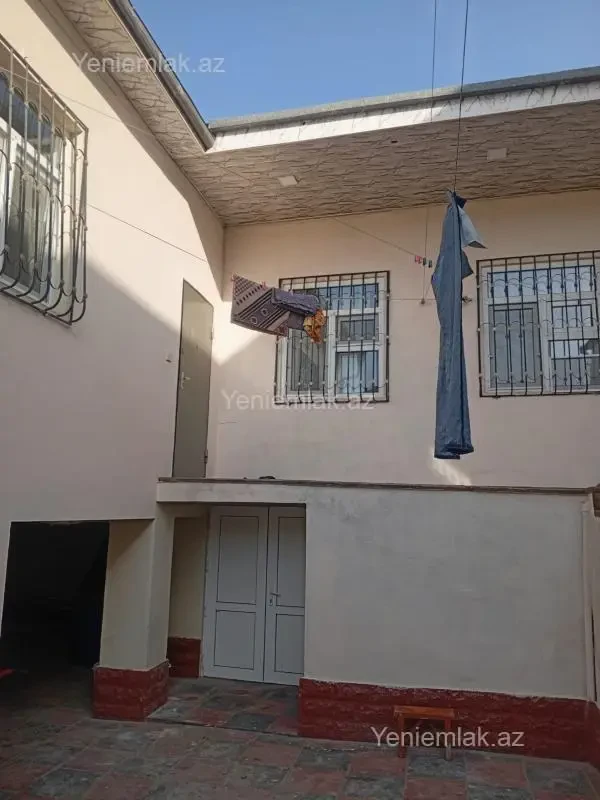 Satılır 4 otaqlı həyət evi 140 m²