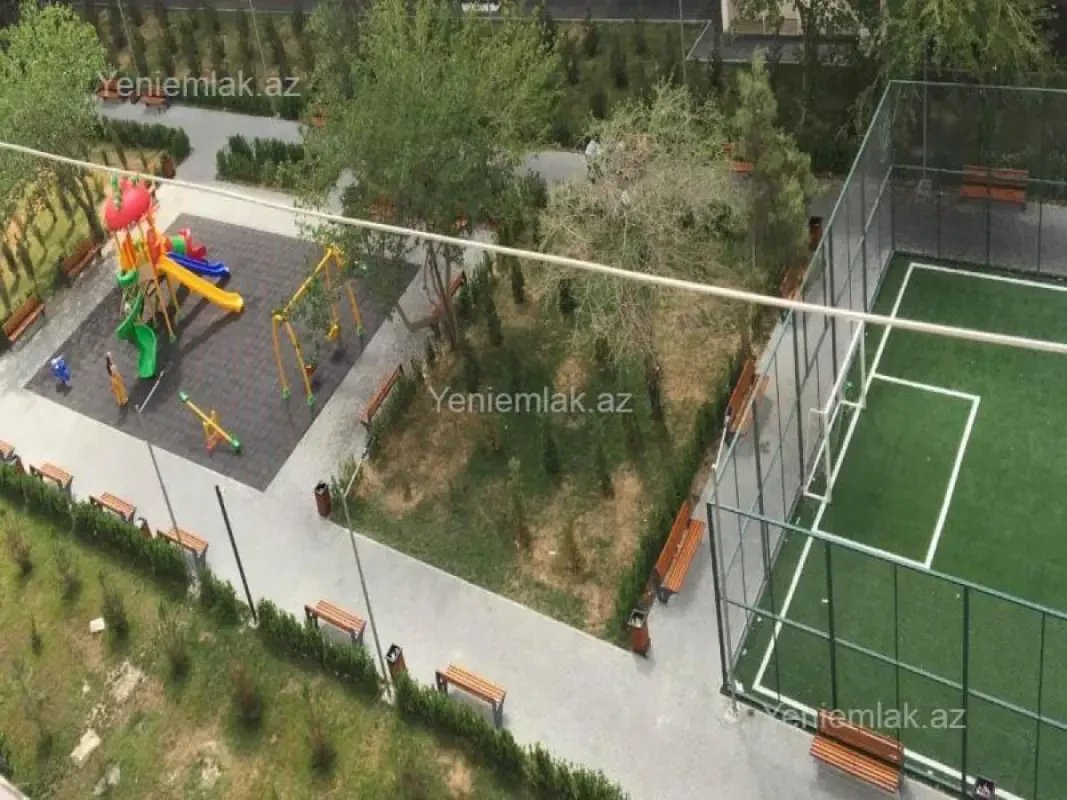 Satılır 4 otaqlı köhnə tikili 100 m²