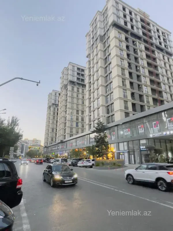 Satılır 4 otaqlı yeni tikili 130 m²