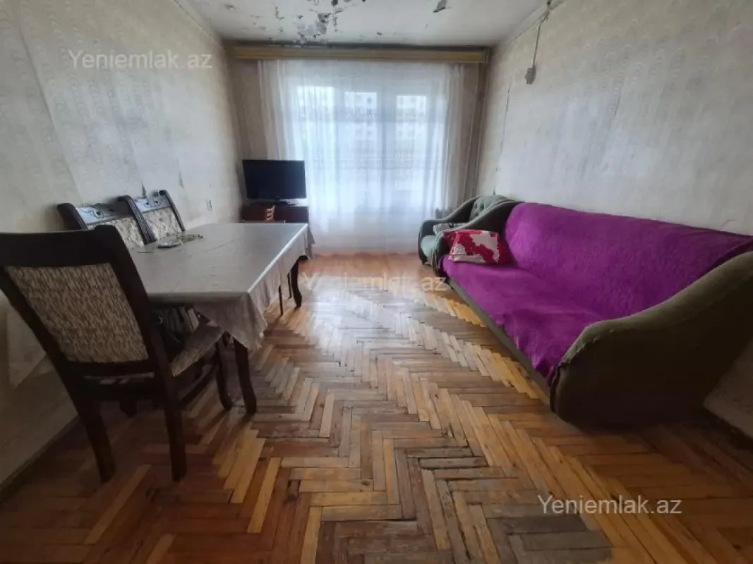 Satılır 4 otaqlı köhnə tikili 110 m²