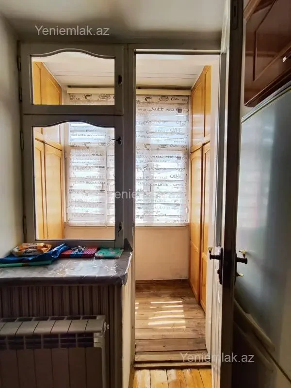 Satılır 4 otaqlı köhnə tikili 72 m²