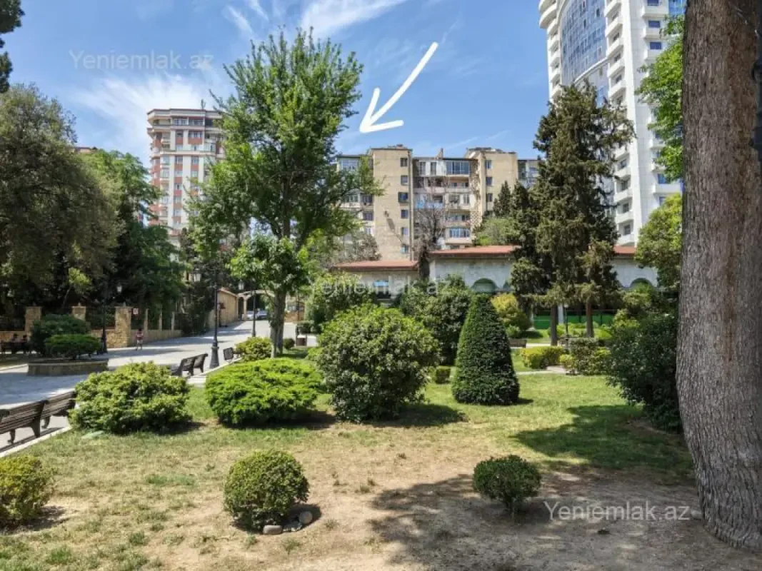 Satılır 2 otaqlı köhnə tikili 78 m²