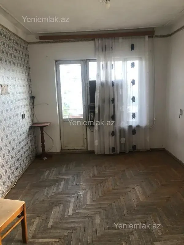 Satılır 2 otaqlı köhnə tikili 60 m²
