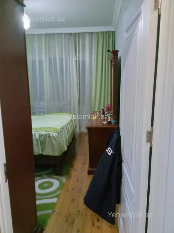 Satılır 3 otaqlı köhnə tikili 80 m²