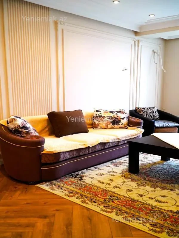 Satılır 4 otaqlı yeni tikili 135 m²