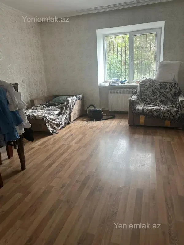 Satılır 2 otaqlı köhnə tikili 55 m²