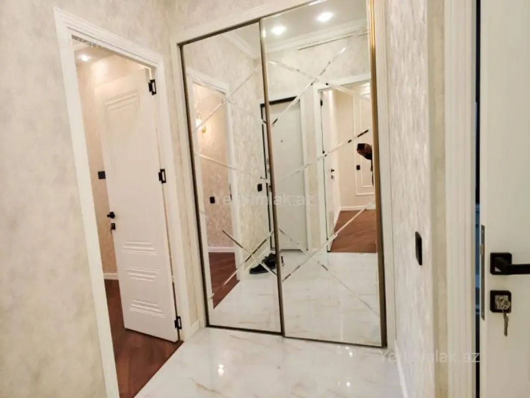 Satılır 2 otaqlı köhnə tikili 60 m²