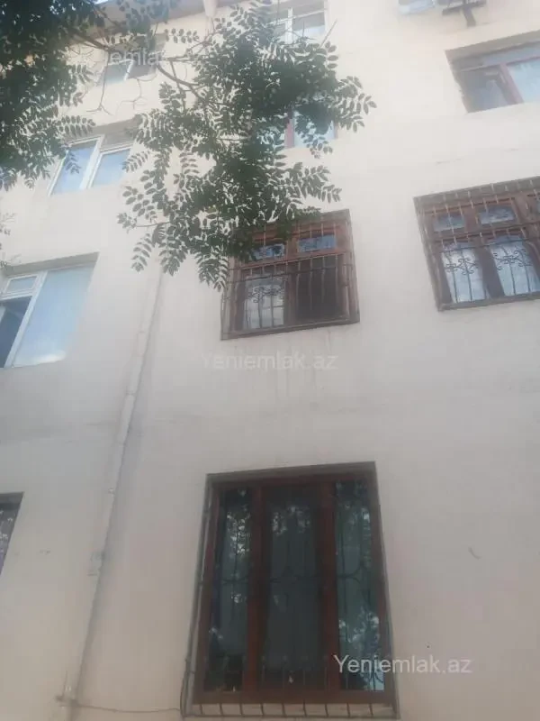 Satılır 2 otaqlı köhnə tikili 43 m²