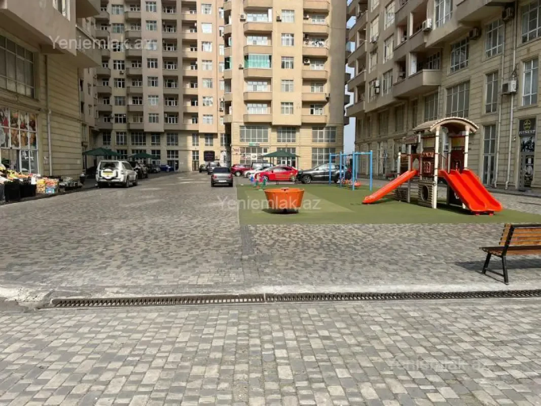Satılır 6 otaqlı yeni tikili 270 m²