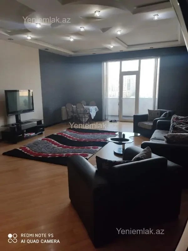 Satılır 3 otaqlı yeni tikili 125 m²