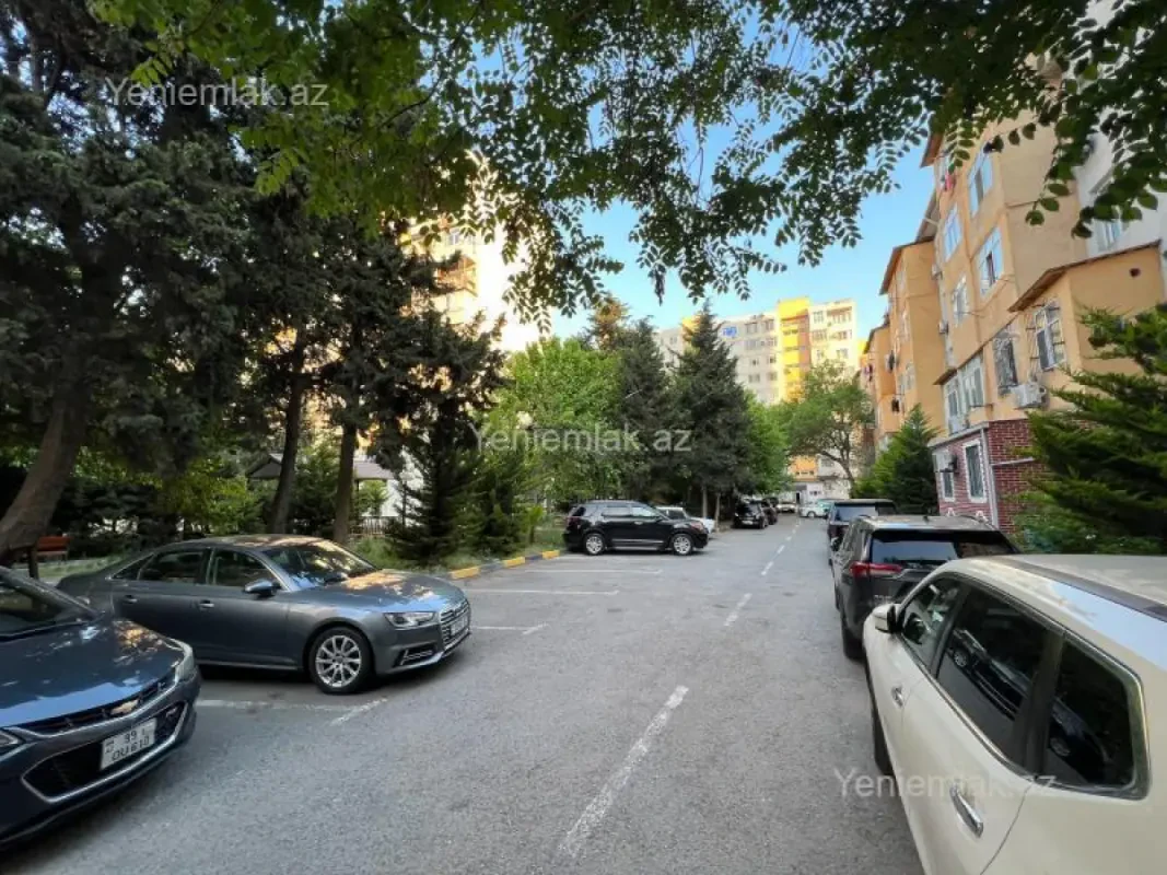 Satılır 1 otaqlı köhnə tikili 35 m²