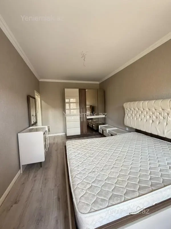Satılır 2 otaqlı köhnə tikili 65 m²