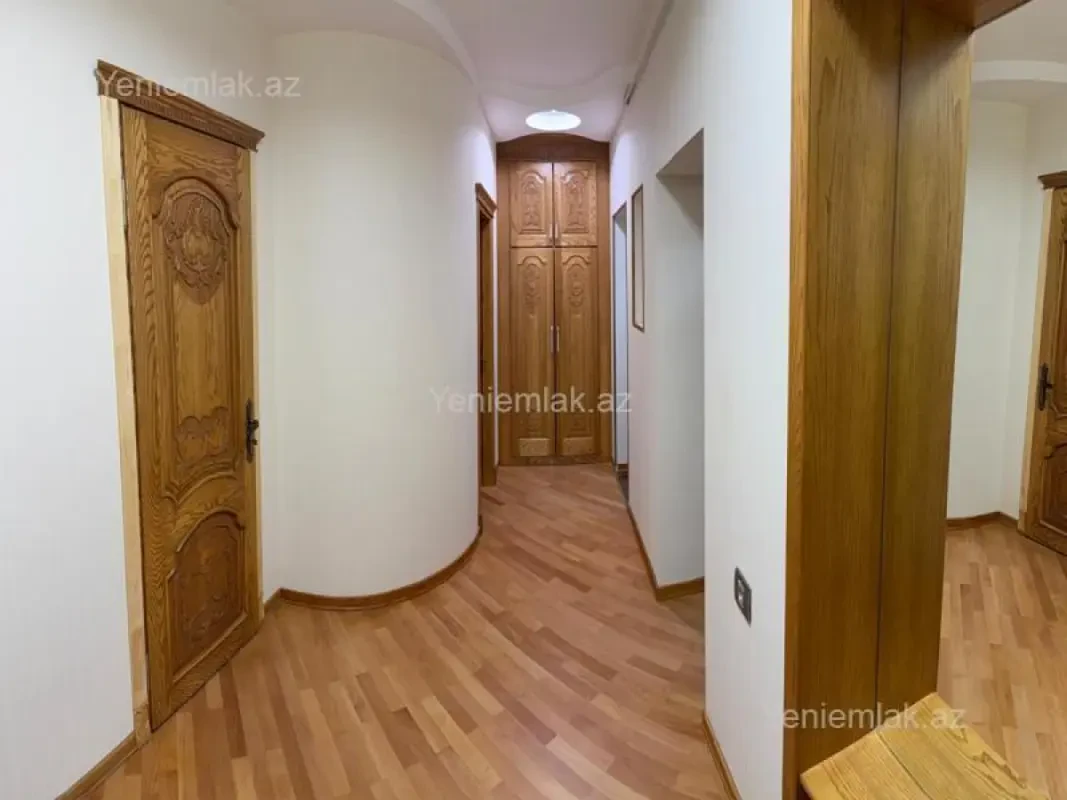 Satılır 4 otaqlı köhnə tikili 80 m²
