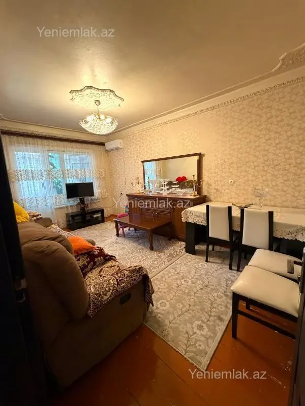 Satılır 3 otaqlı köhnə tikili 85 m²