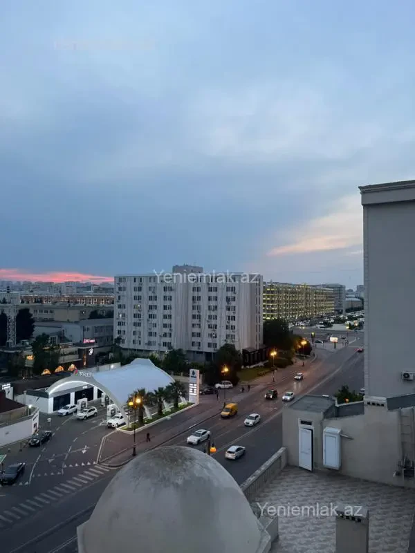 Satılır 3 otaqlı köhnə tikili 90 m²