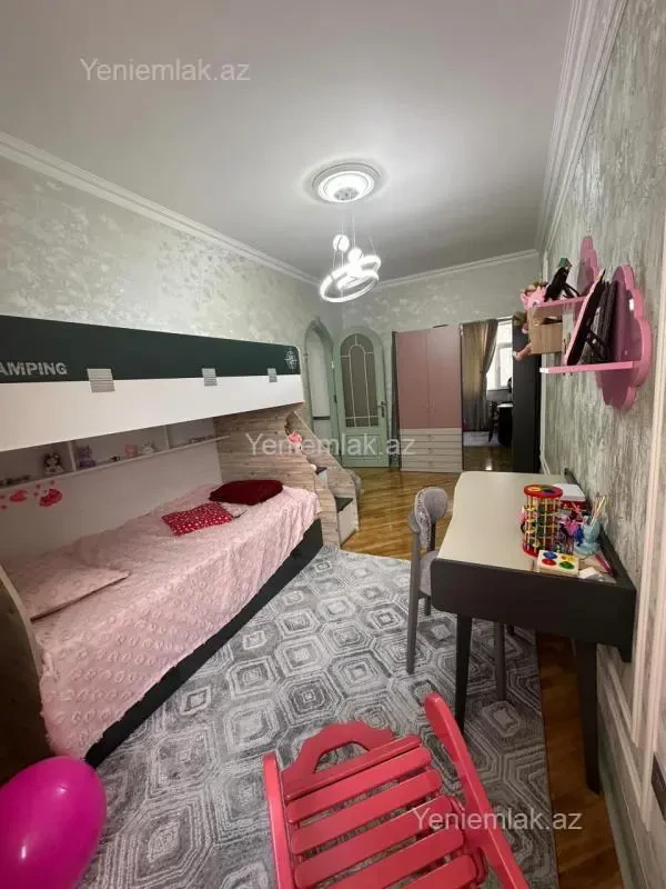 Satılır 2 otaqlı yeni tikili 108 m²