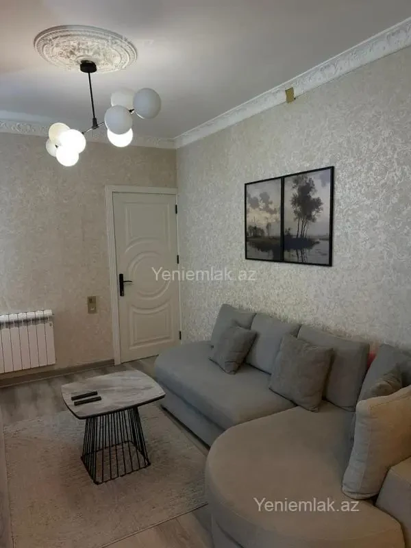 Satılır 3 otaqlı köhnə tikili 85 m²