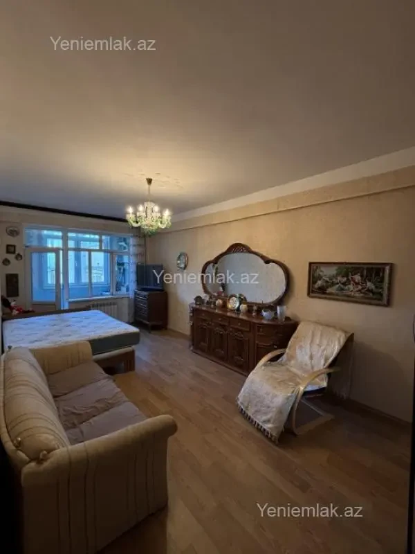Satılır 1 otaqlı köhnə tikili 50 m²