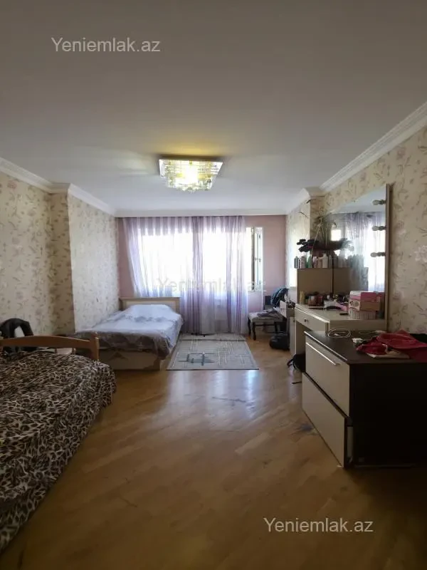 Satılır 3 otaqlı köhnə tikili 85 m²