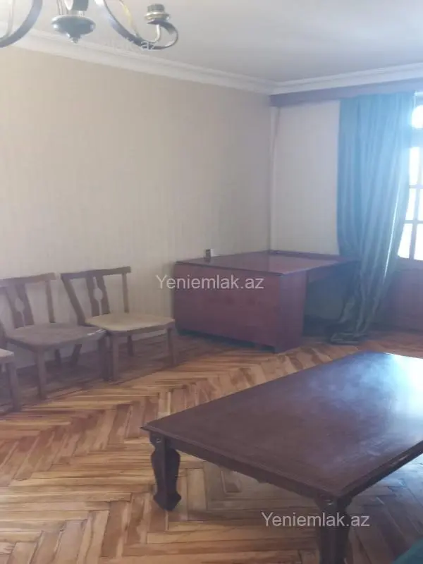 Satılır 2 otaqlı köhnə tikili 45 m²