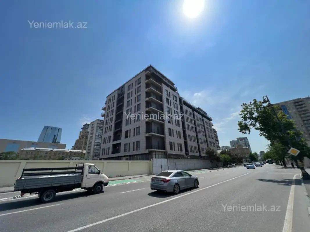 Satılır 2 otaqlı yeni tikili 82 m²