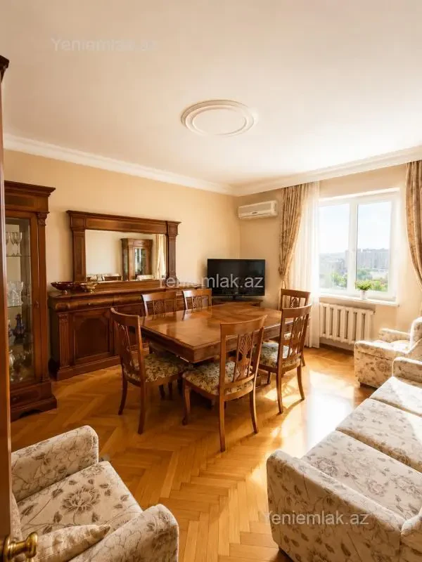 Satılır 4 otaqlı köhnə tikili 105 m²