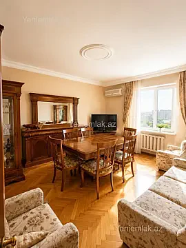 Satılır 4 otaqlı köhnə tikili 105 m² — Bakı, Yasamal 4 otaq 105.00 m²