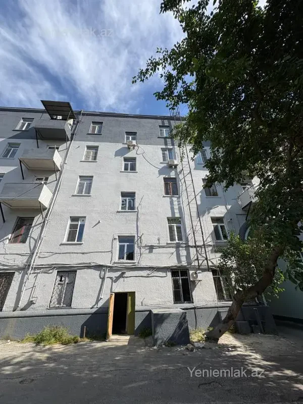 Satılır 3 otaqlı köhnə tikili 85 m²