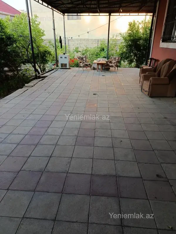 Satılır 5 otaqlı həyət evi 200 m²