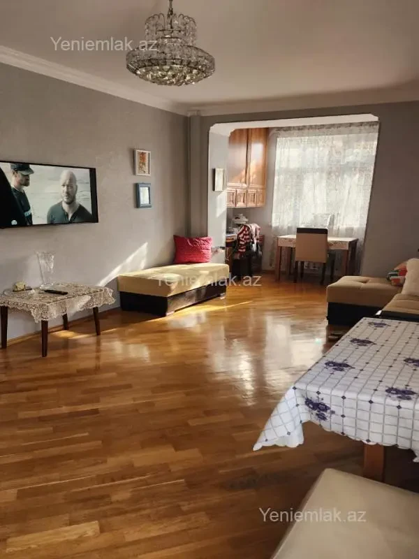 Satılır 1 otaqlı köhnə tikili 50 m²