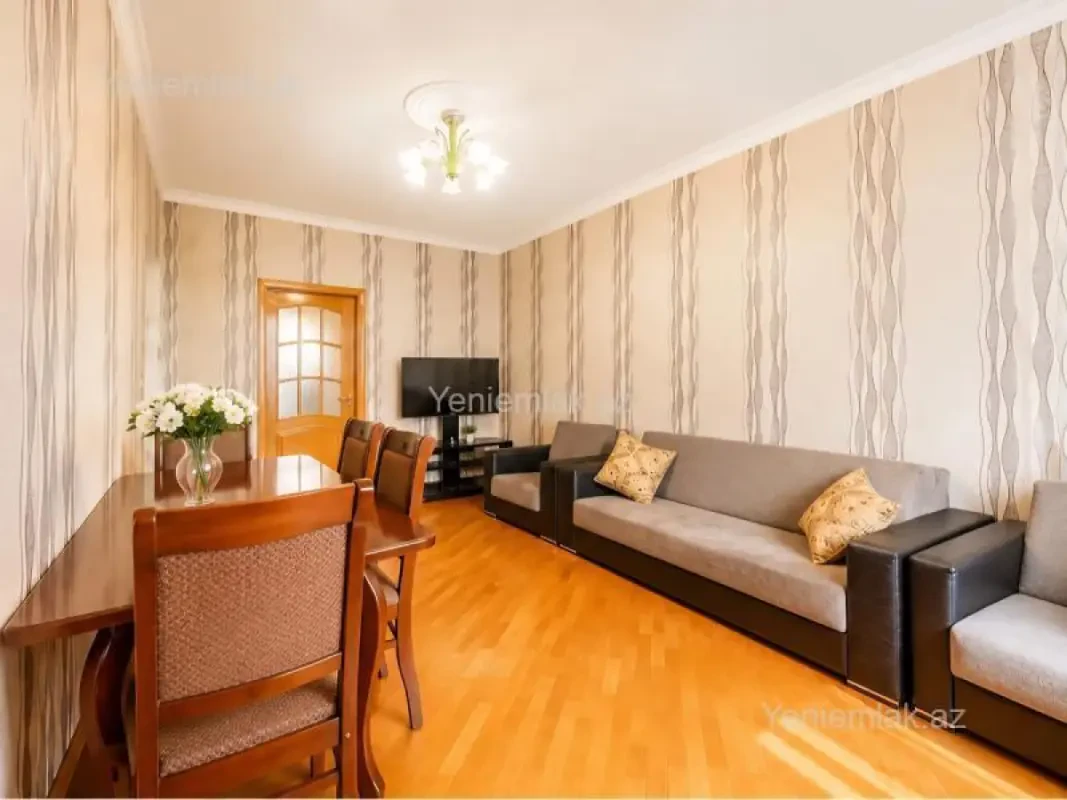 Satılır 3 otaqlı köhnə tikili 75 m²