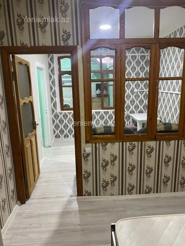 Satılır 2 otaqlı köhnə tikili 45 m²
