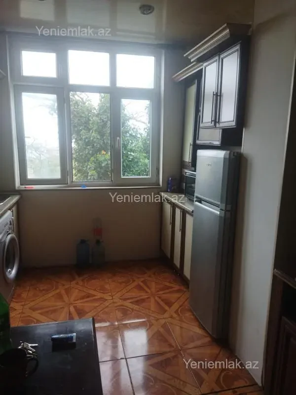 Satılır 1 otaqlı köhnə tikili 35 m²