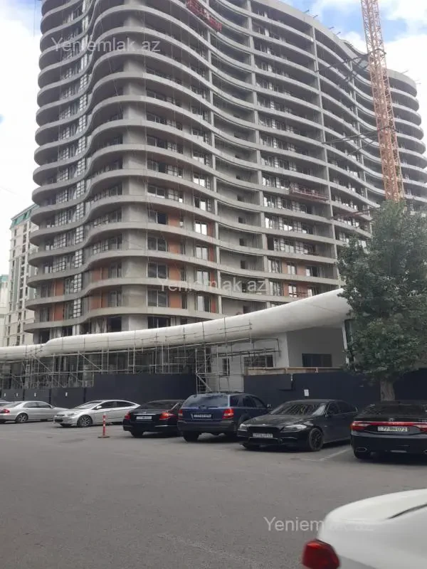 Satılır 3 otaqlı yeni tikili 136.2 m²